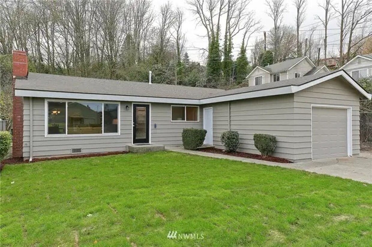 Primary Photo - South Beacon Hill - Updated 3 Bedroom / 2 ...