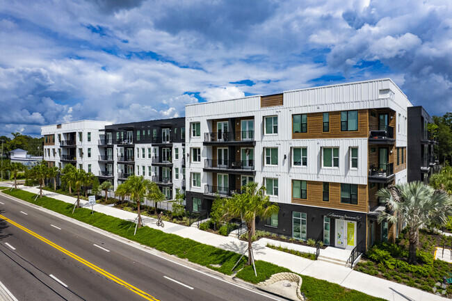 6307 N Nebraska Ave Tampa, FL 33604 - Hite & Notch Apartments