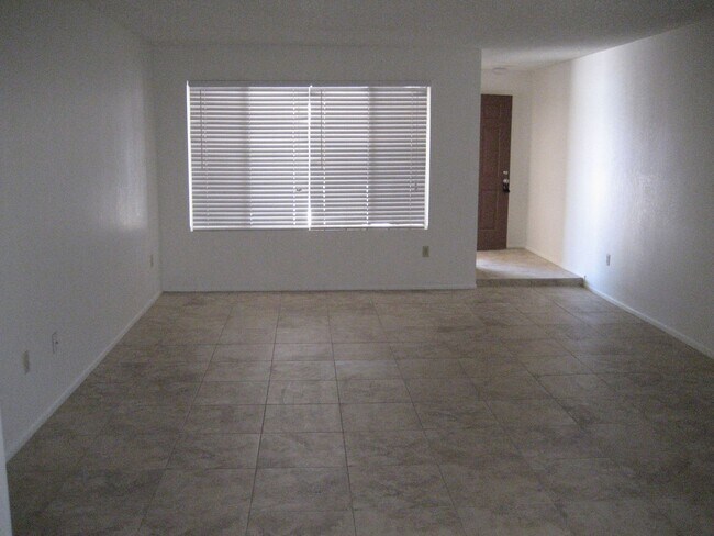 Foto del edificio - 507 E Helena Dr