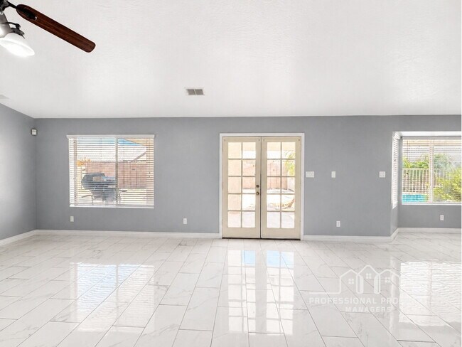 Foto del edificio - 4-bedroom, 3-bathroom home in Parkway Place