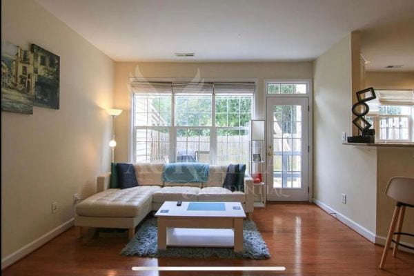 Foto del edificio - 743 Swan Neck Ln