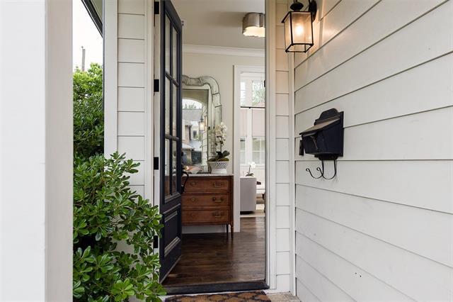 Foto del edificio - 8703 Glencrest Ln