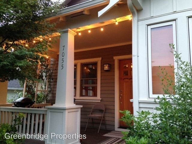 Foto principal - 3 br, 2 bath House - 7055 SE Clinton St.