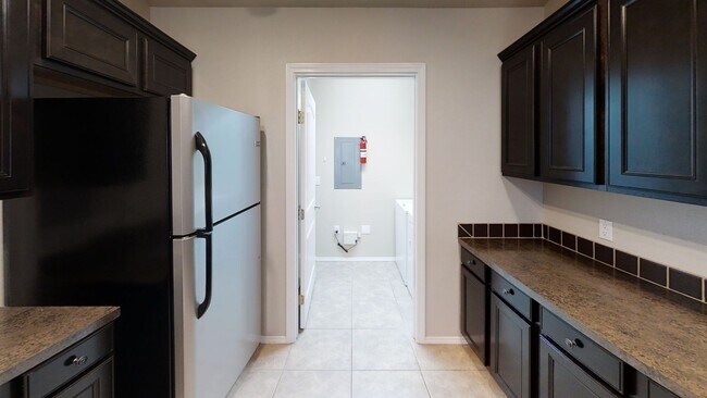 Foto del edificio - 808 W 18th - 2BED,2BATH