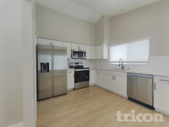 Building Photo - 1934 E Kent Ave