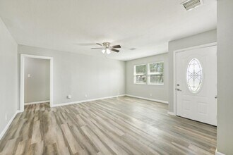 Building Photo - 1109 San Felipe St