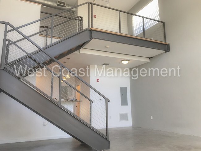 Building Photo - 1914 E 4th Ave