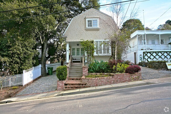Foto del edificio - 6 Laurel Ave