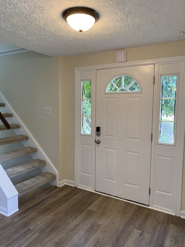 16134 Henderson Ln, Montclair, VA 22025 Townhome Rentals in Montclair