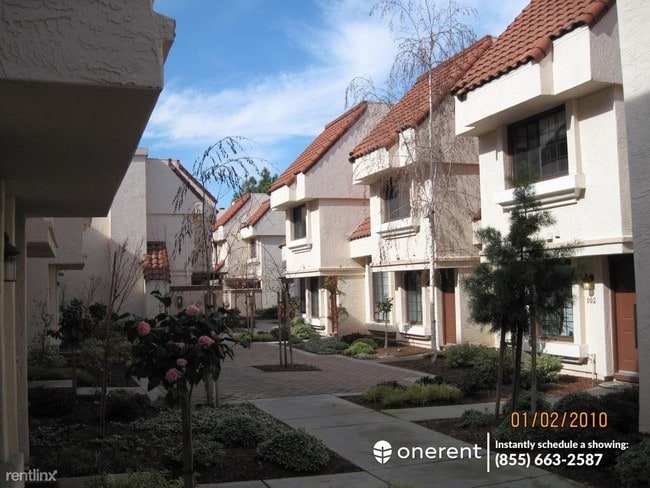 Building Photo - 1024 Chula Vista Terrace