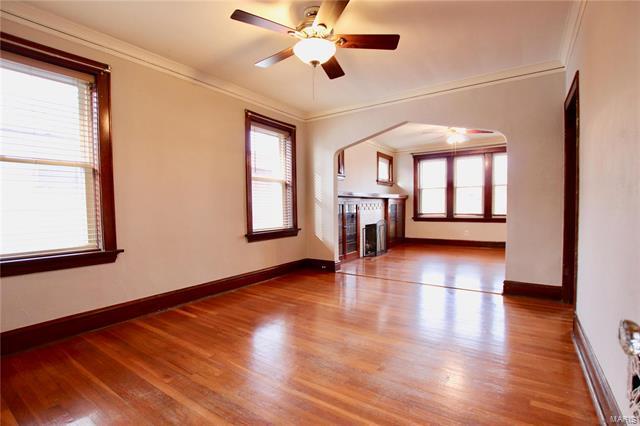 Foto del edificio - 5058 Winona Ave