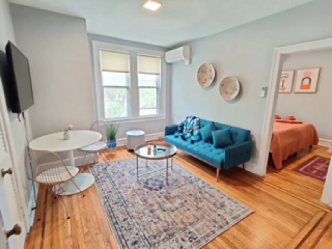 Primary Photo - 1601 Lombard St