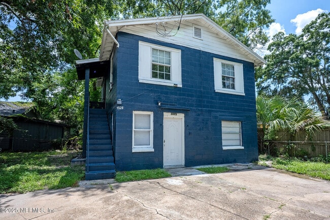 Building Photo - 1526 W 22nd St
