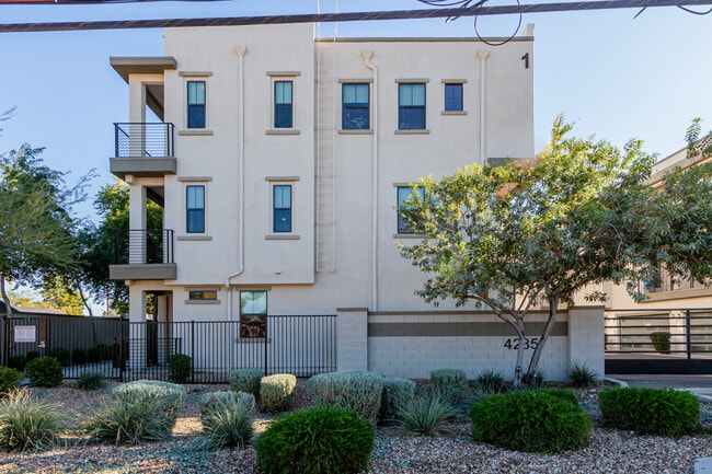 Building Photo - 4235 N 26th St