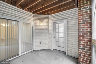 Building Photo - 6610 Lake Park Dr