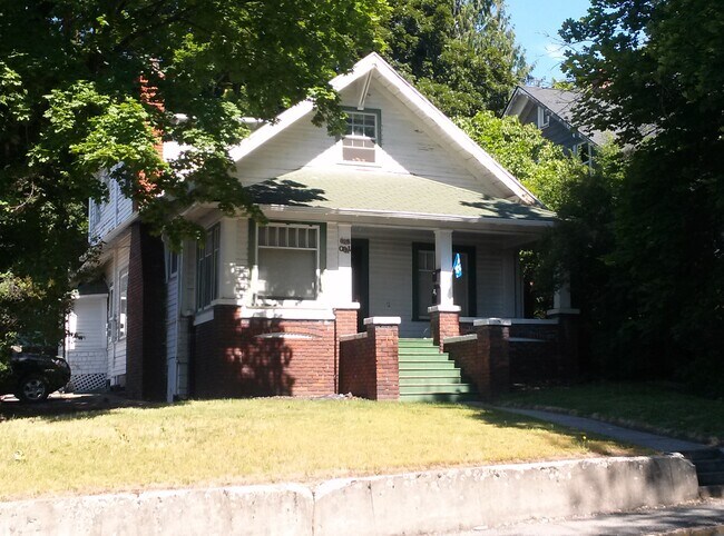 Foto del edificio - 627 NE Opal St