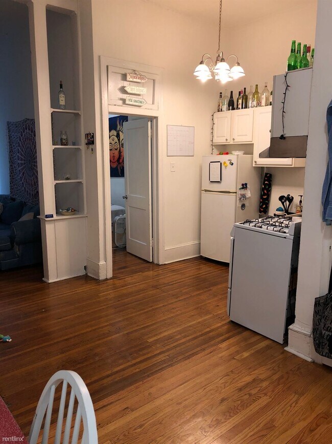 Building Photo - 1 br, 1 bath  - 832 Pine St Unit 1A