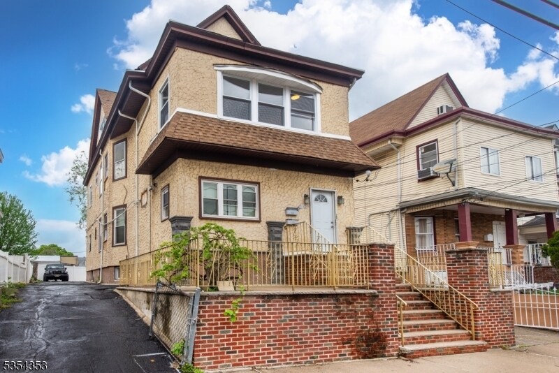 Foto principal - 26 Prescott Ave