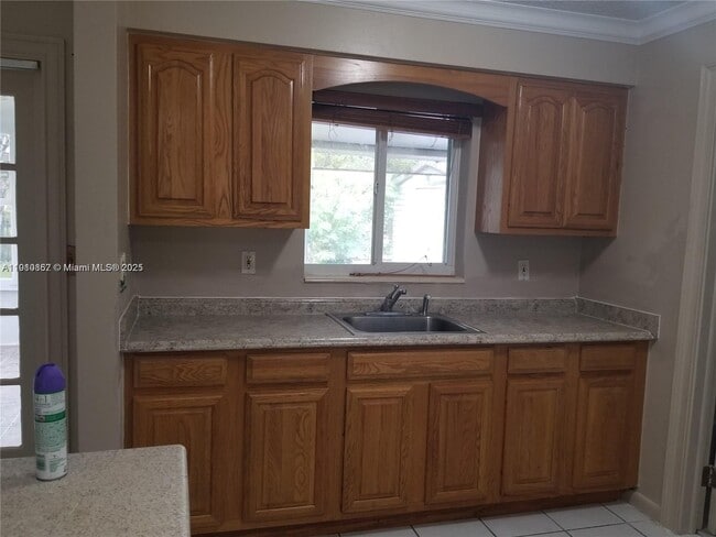 Building Photo - 4987 SW 93rd Ave