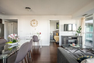 Building Photo - 250 Fort York Blvd