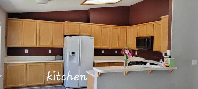 Building Photo - 4 BD 2 BATH HOME IN A GREAT NEIGHBORHOOD