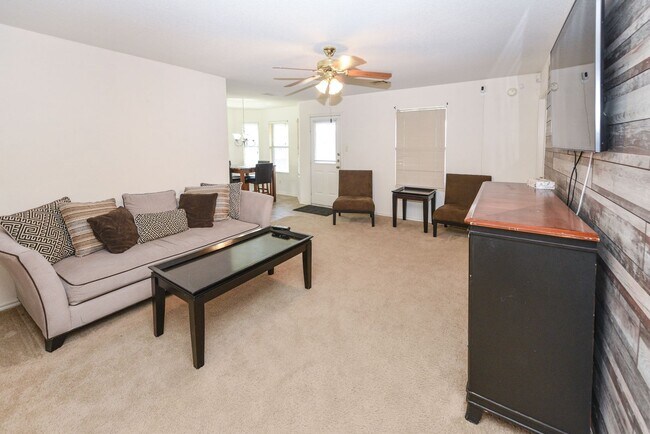 Foto del edificio - 3703 Frigate Dr