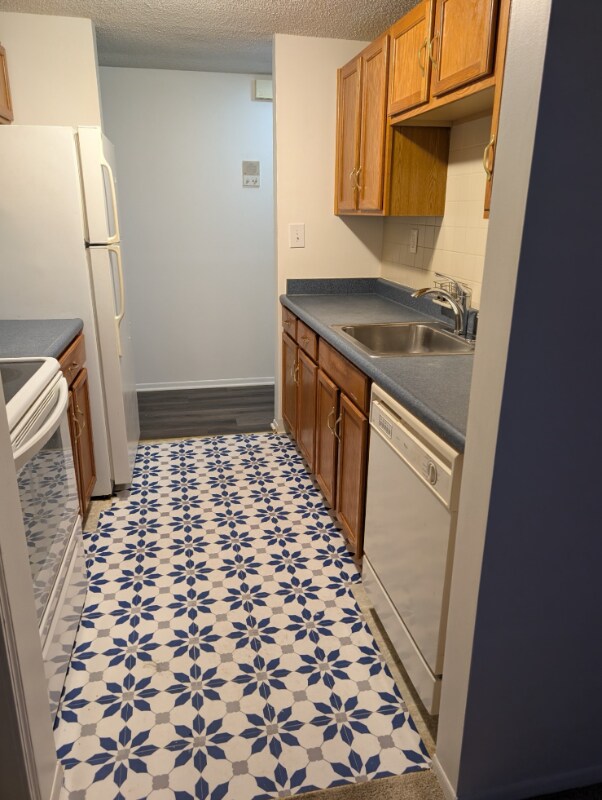 Foto del edificio - 6301 Robinson Rd