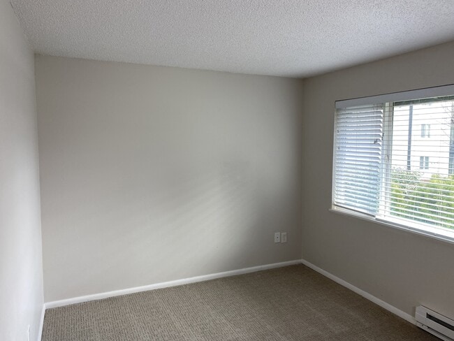 Building Photo - 6891 SW Napa Ct