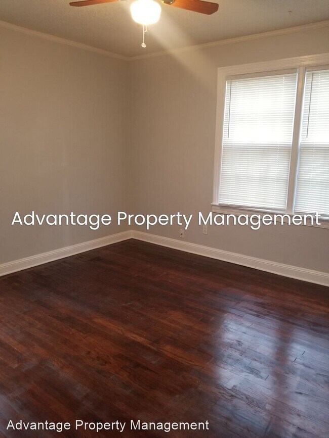 Building Photo - 2 br, 1 bath House - 3347 Carrington Rd.