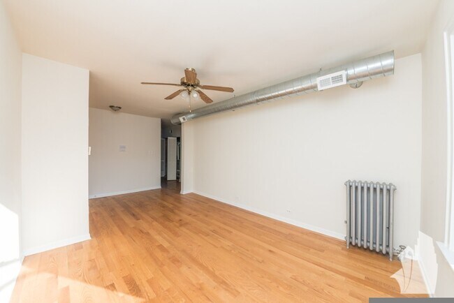 Foto del edificio - 1249 W Henderson St