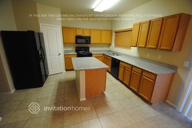 Building Photo - 8913 E Portobello Ave