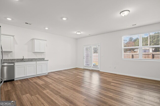 Building Photo - 406 Kings Cross Wy