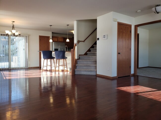 Building Photo - 3718 Stonebridge Dr