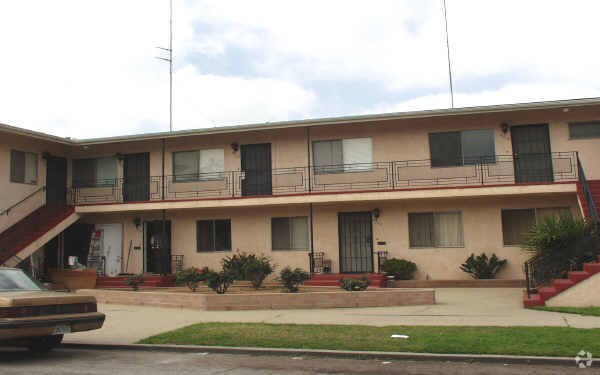 Building Photo - 4502-4514 Kensington Dr