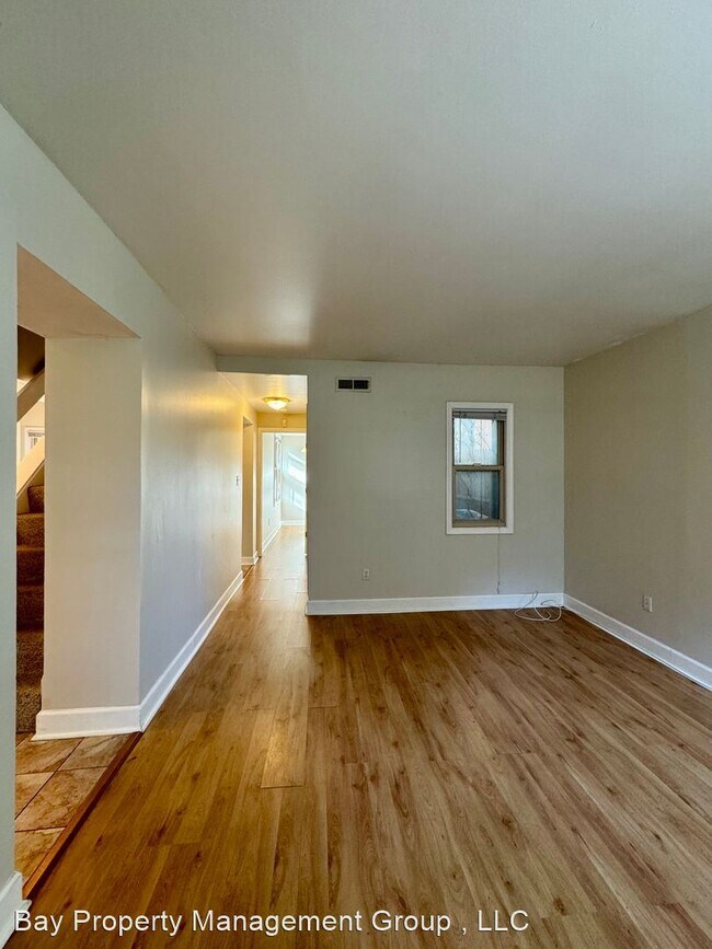 Building Photo - 4 br, 2 bath House - 208 Otterbein St