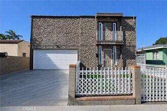 Building Photo - 815 N Rose Ave