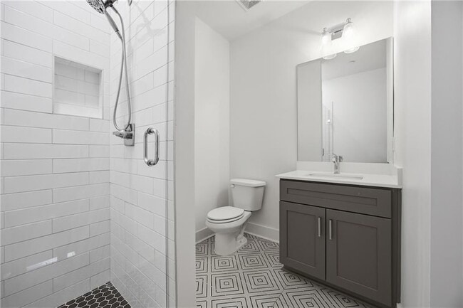 Building Photo - 211 Bass St SW