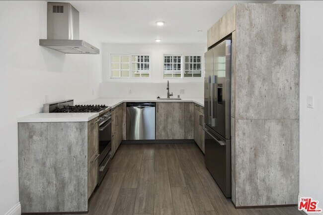 Foto del edificio - 1105 Alta Loma Rd