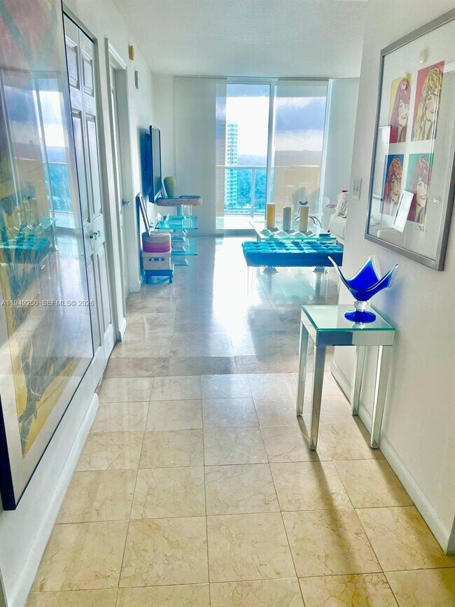 Foto del edificio - 2101 Brickell Ave