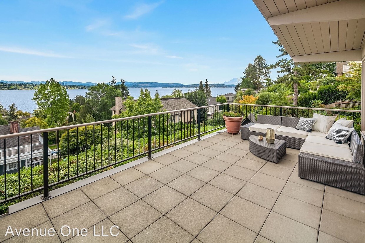 Foto principal - 2 br, 2.5 bath House - 1132 39TH AVE E