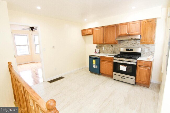Building Photo - 103 N Conestoga St