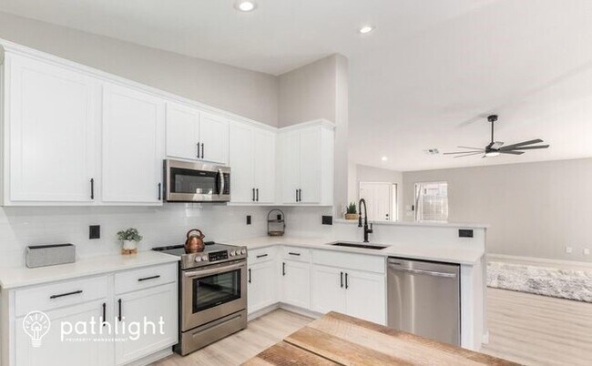 Building Photo - 16204 W Cottonwood Street, Surprise, AZ, 8...