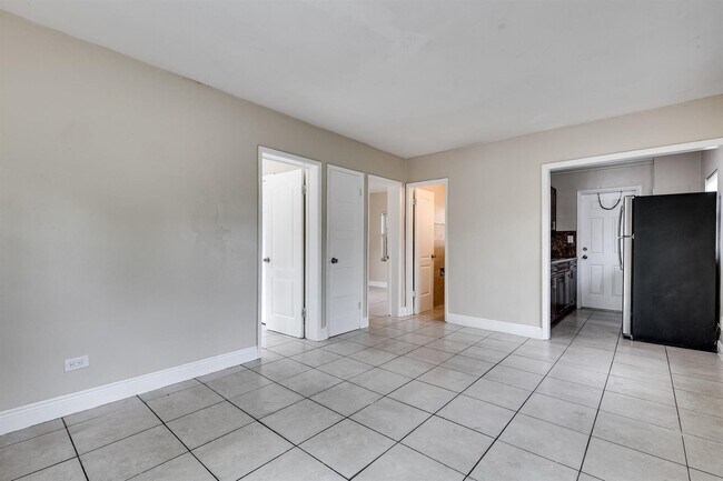 Foto del edificio - 729 NW 17th Ave