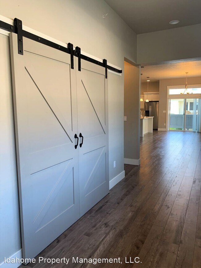 Foto del edificio - 2 br, 2 bath House - 2624 E Decameron Lane