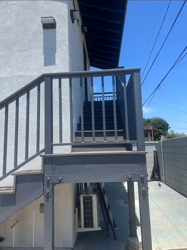 Building Photo - 14726 Gandesa Rd