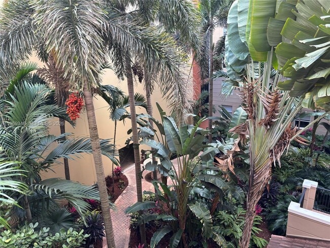 Foto del edificio - 17150 N Bay Rd