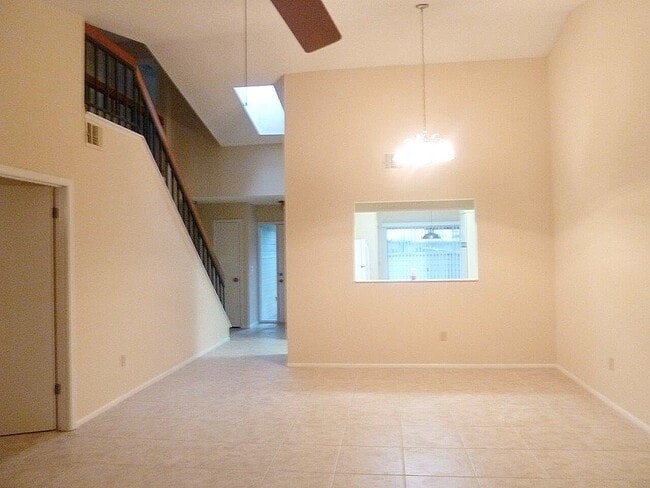 Building Photo - CUTE TWO STORY 3/2.5 TOWNHOME IN LONGWOOD!