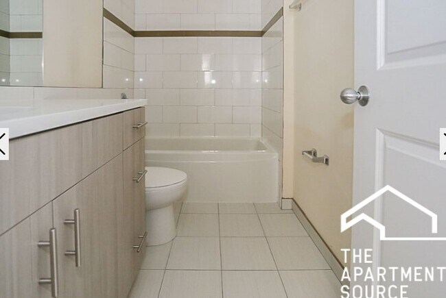 Foto del edificio - 3709 N Wilton Ave