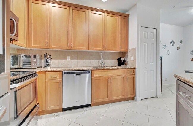 Building Photo - 1703 Coastal Bay Blvd