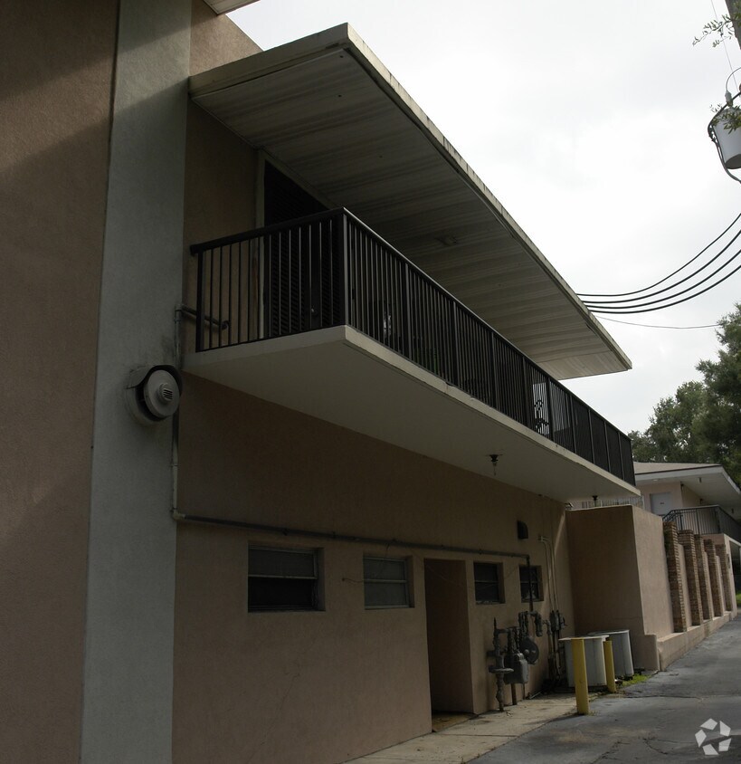 Foto del edificio - 1901 SW 13th St